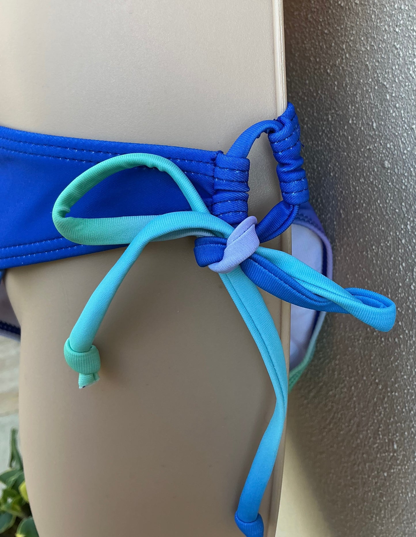 Blue fade bikini size XL (14)
