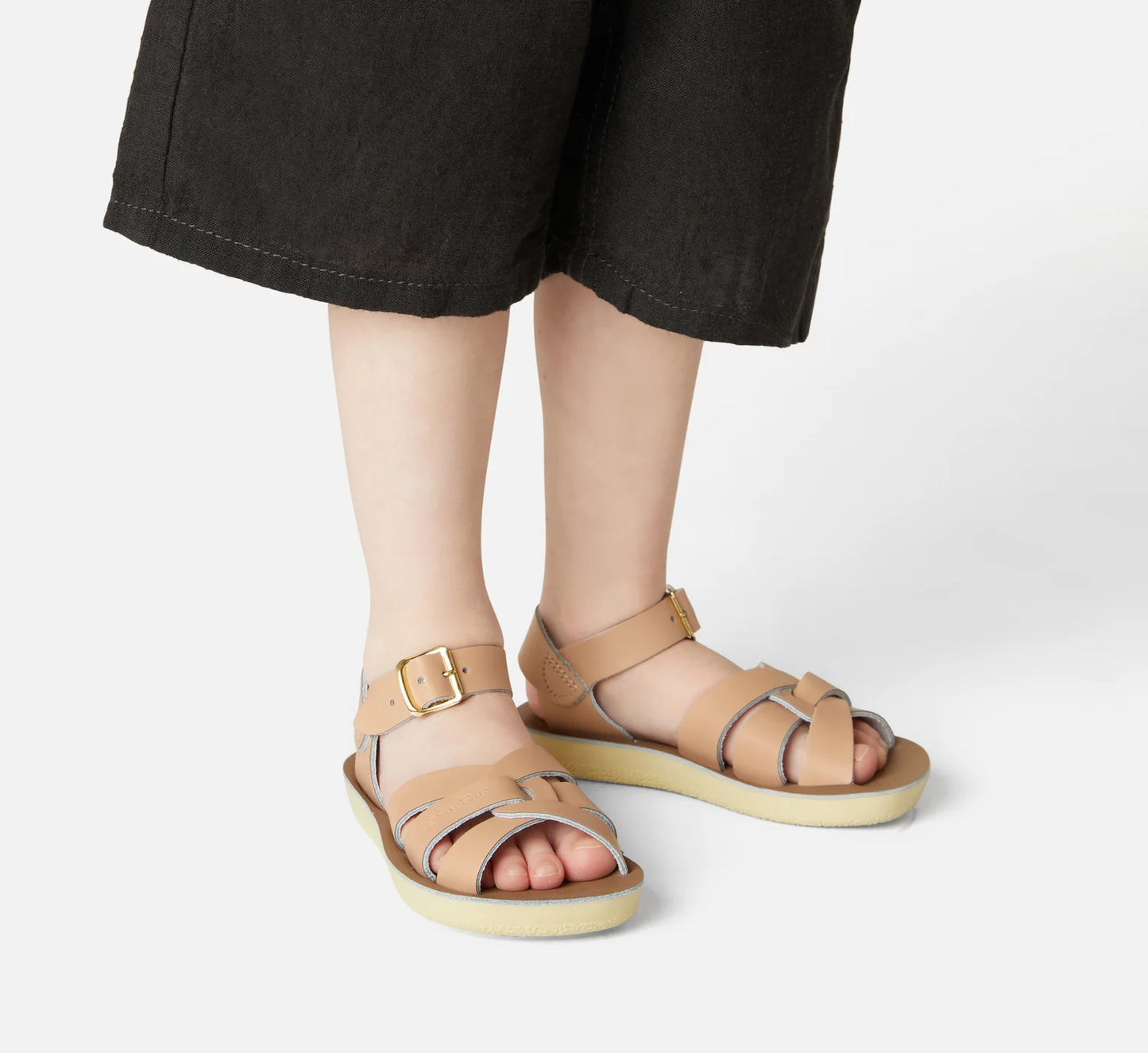 SALT-WATER ‘Swimmer’ sandals in Latte size 2