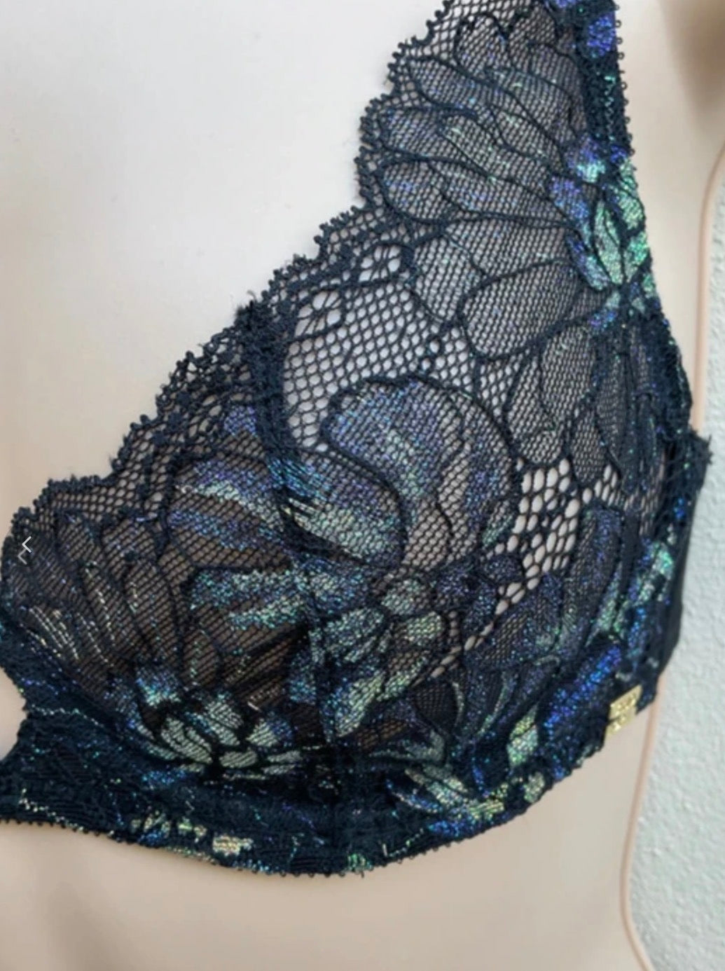 ‘Brooklyn’ demi cup, non padded, underwired in black