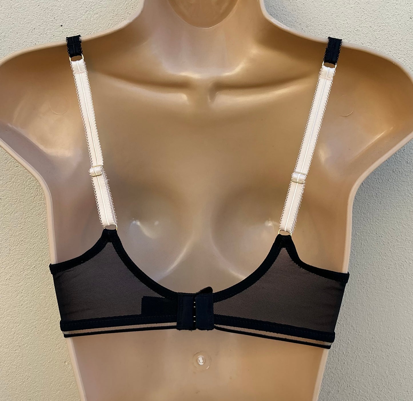 ‘Wren’ non padded balcony bra in black