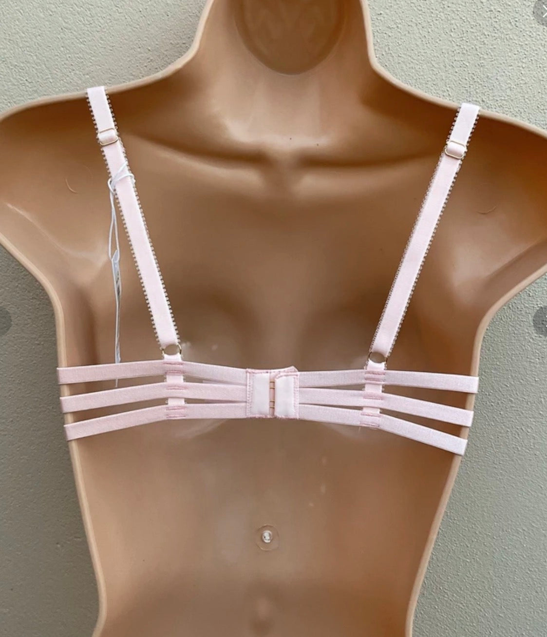 ‘Alexis Soft Bloom’ embroidered bra in soft pink/black 32D