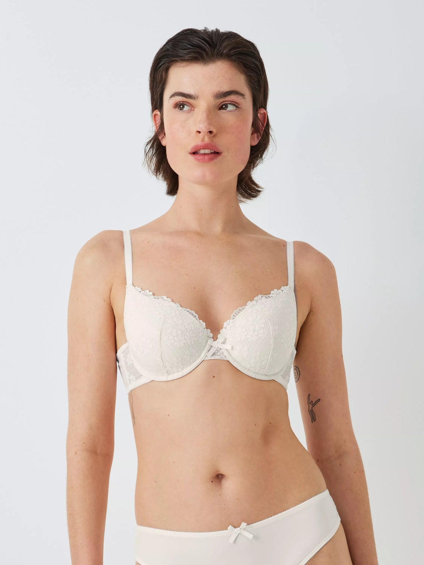 ‘Daisy’ lace plunge bra in white