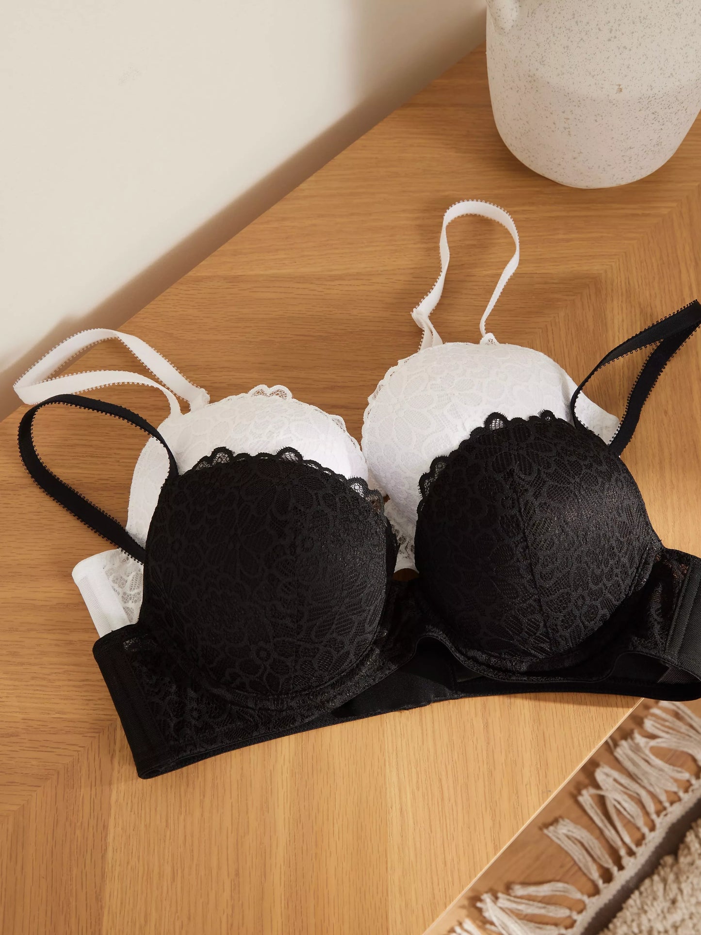 ‘Loreli’ lace padded bra PACK OF 2 black/white size 36D