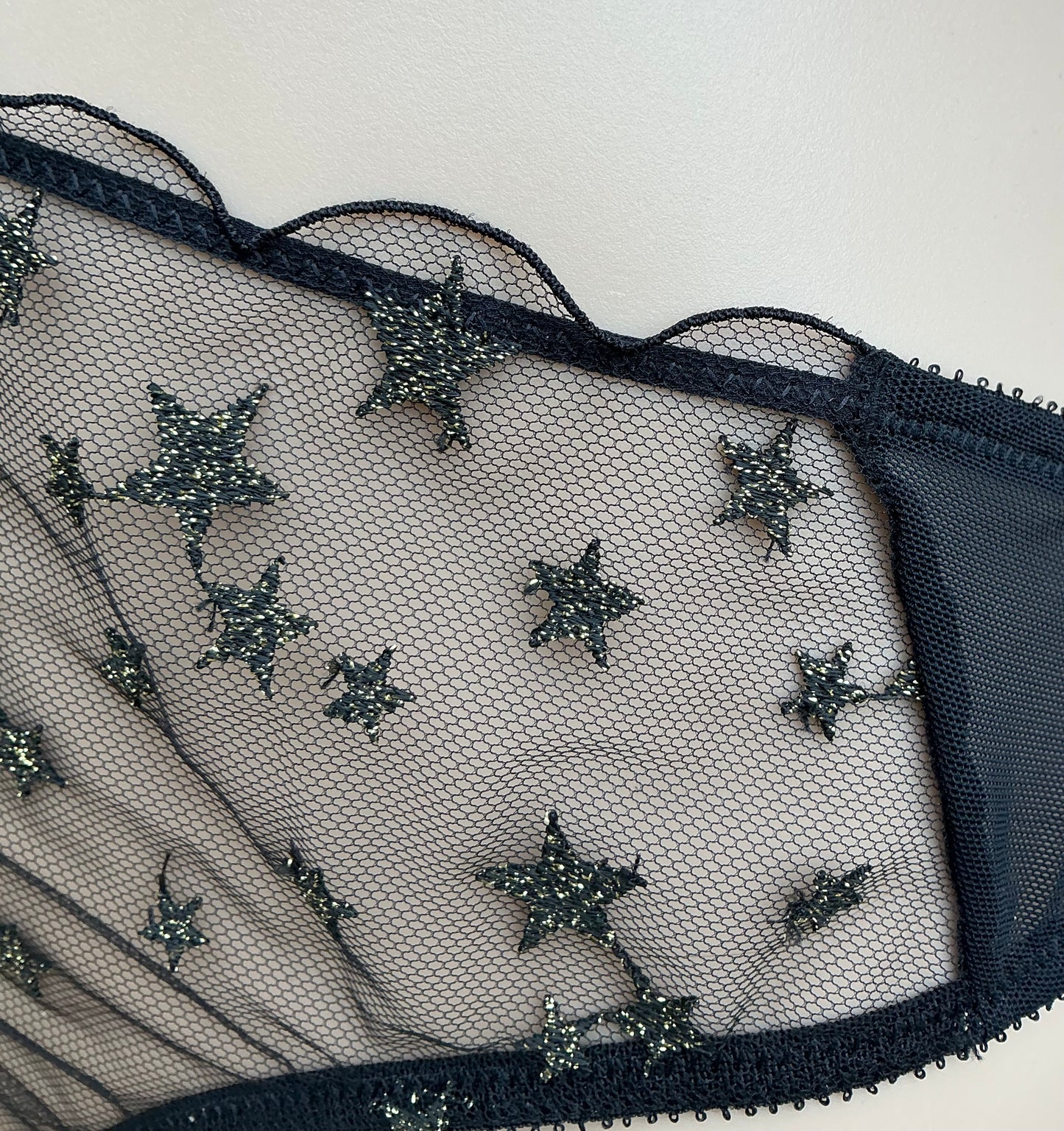 ‘Kiki’ star bikini briefs size 18