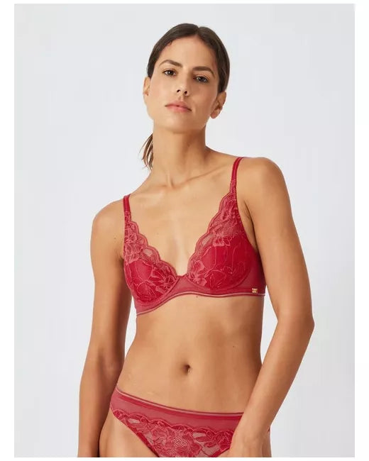 ‘Wren’ high apex, padded plunge bra in red