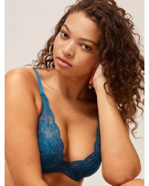 ‘Wren’ high apex, padded plunge bra in teal, full support