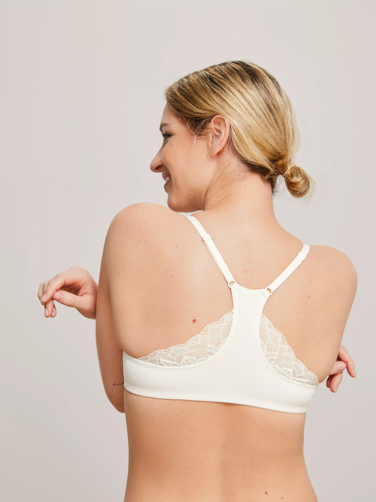 ‘Yasmin’ t shirt, front fastening bra in ivory