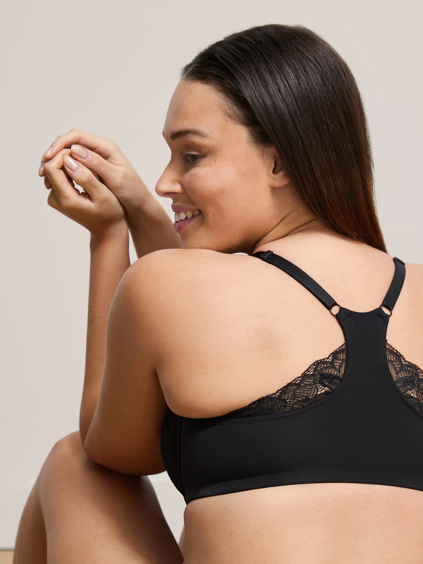 ‘Yasmin’ t shirt, front fastening bra in black