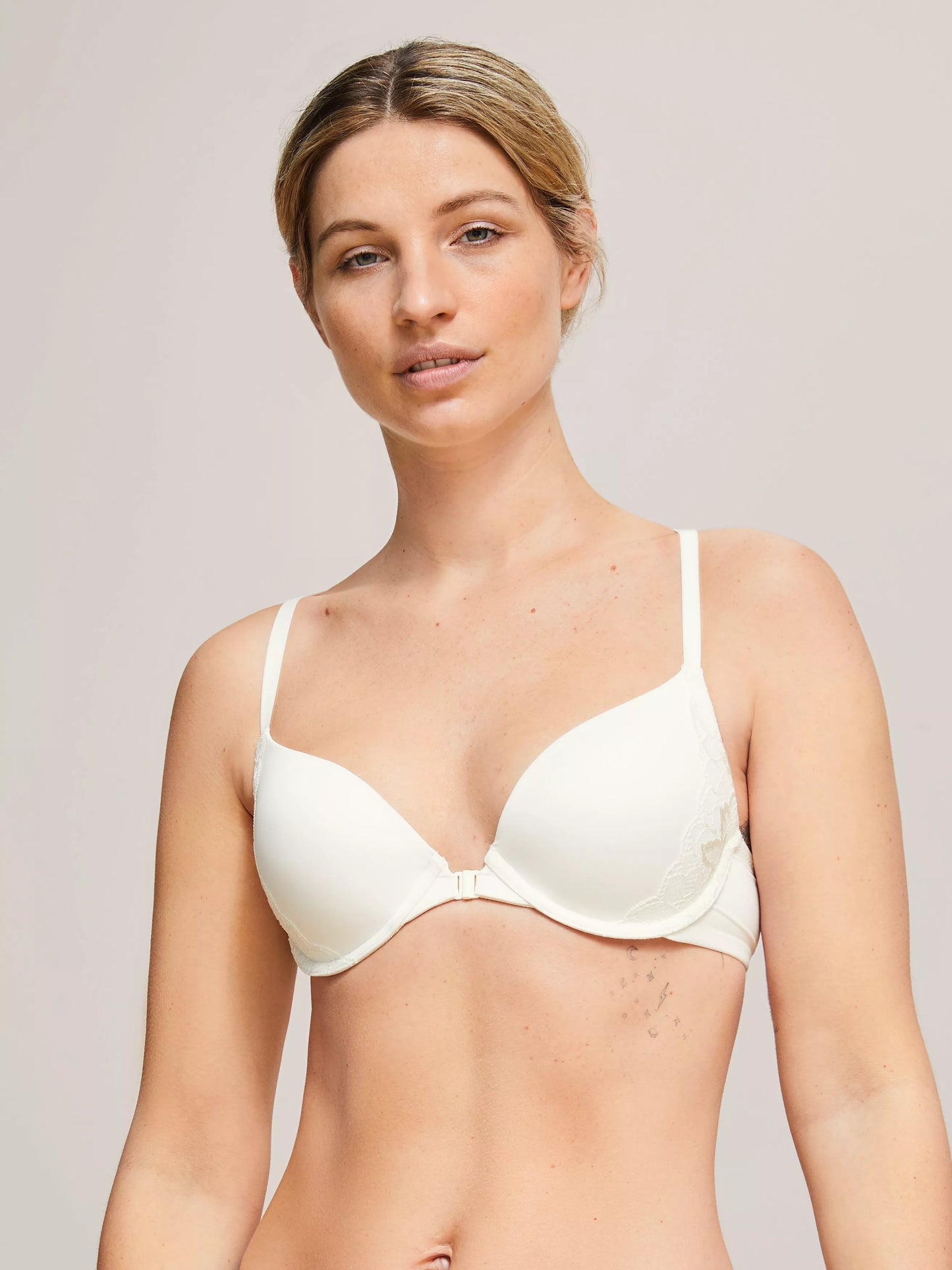 ‘Yasmin’ t shirt, front fastening bra in ivory