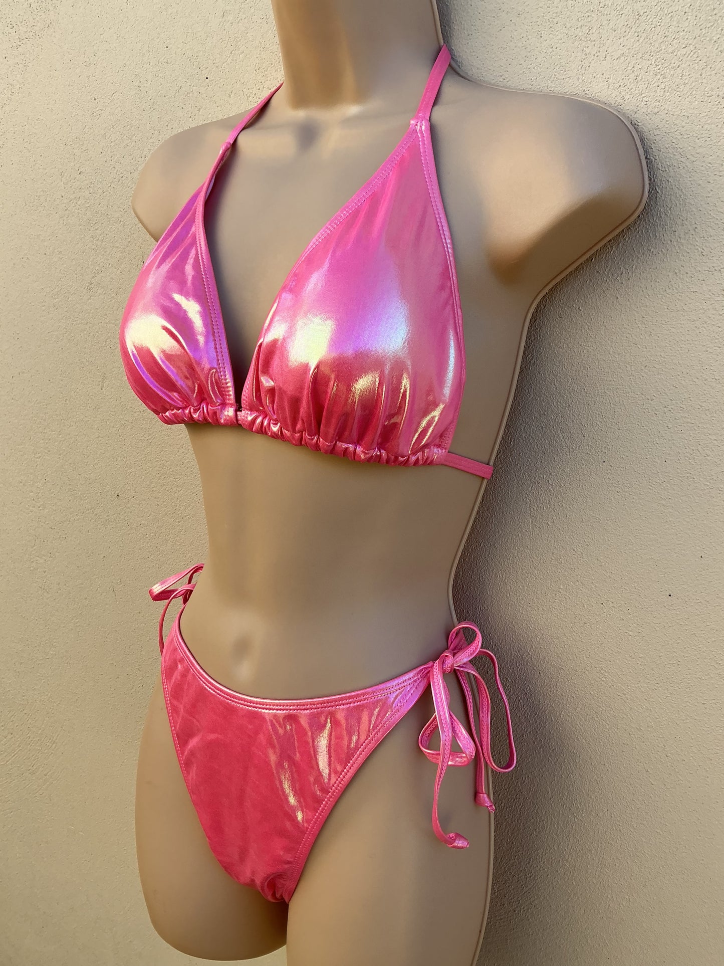 Wet look, iridescent bikini in pink size XL (14)