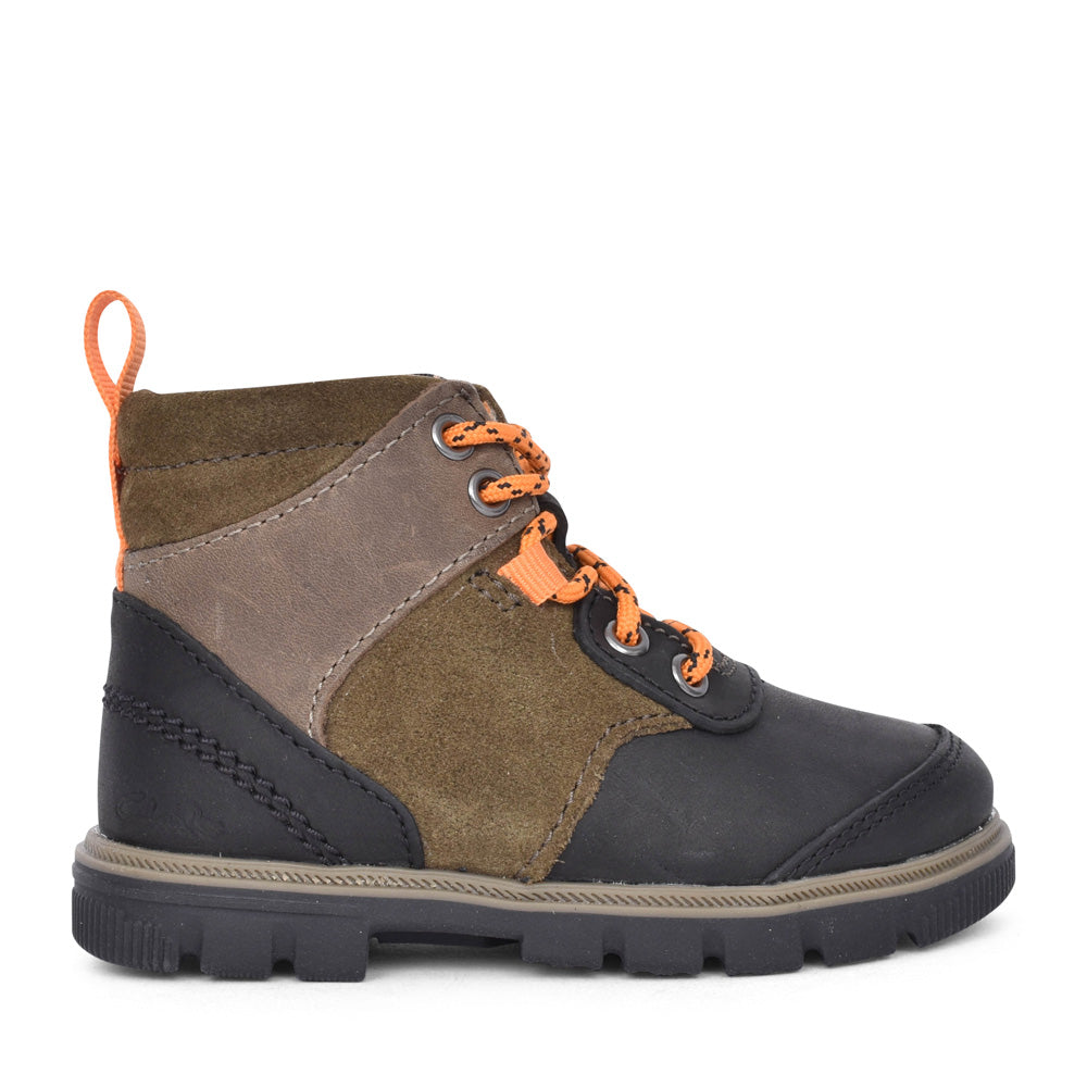 Clark’s ‘Lorcam Hike’ boots in khaki combo (wide fit G)
