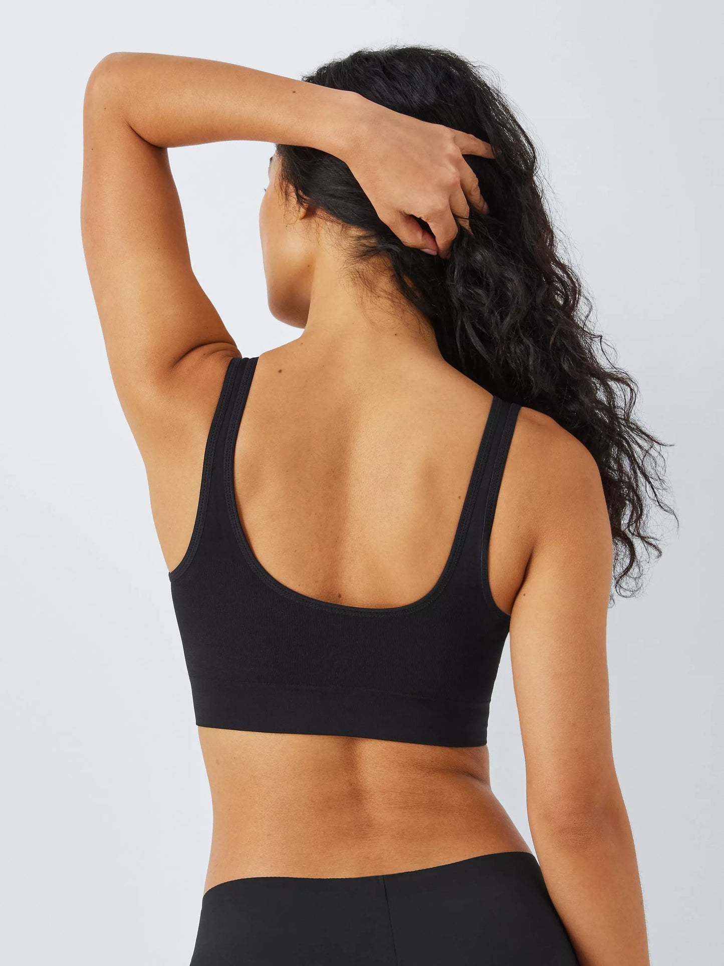 ‘Anya’ padded, seam free bra in black