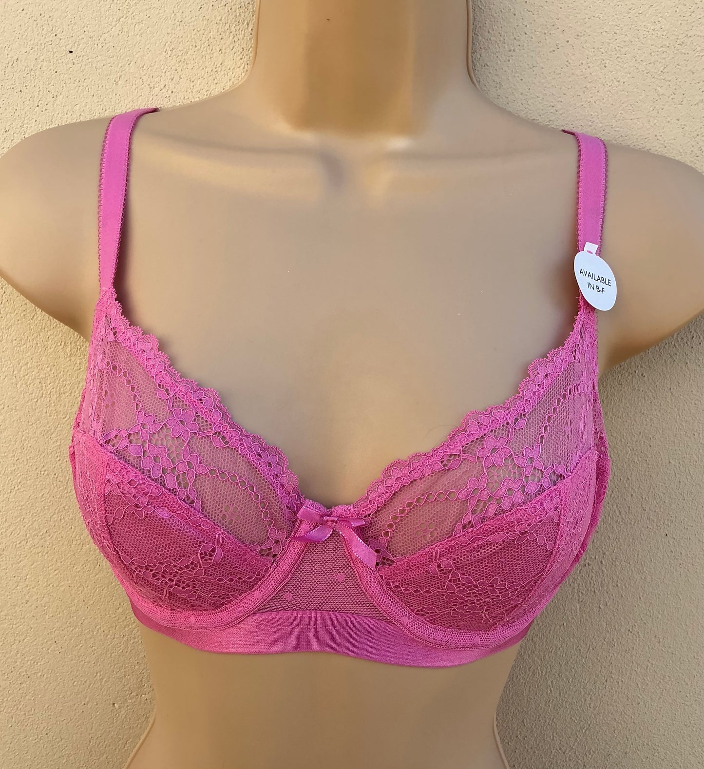 ‘Reece’ lace, non padded bra in pink