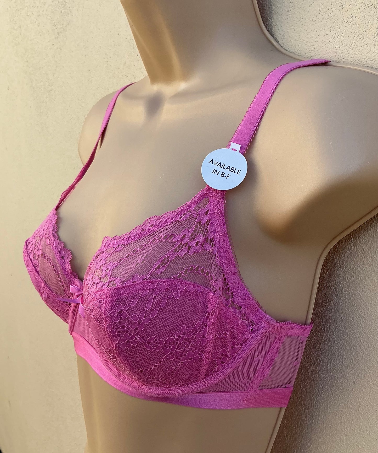 ‘Reece’ lace, non padded bra in pink