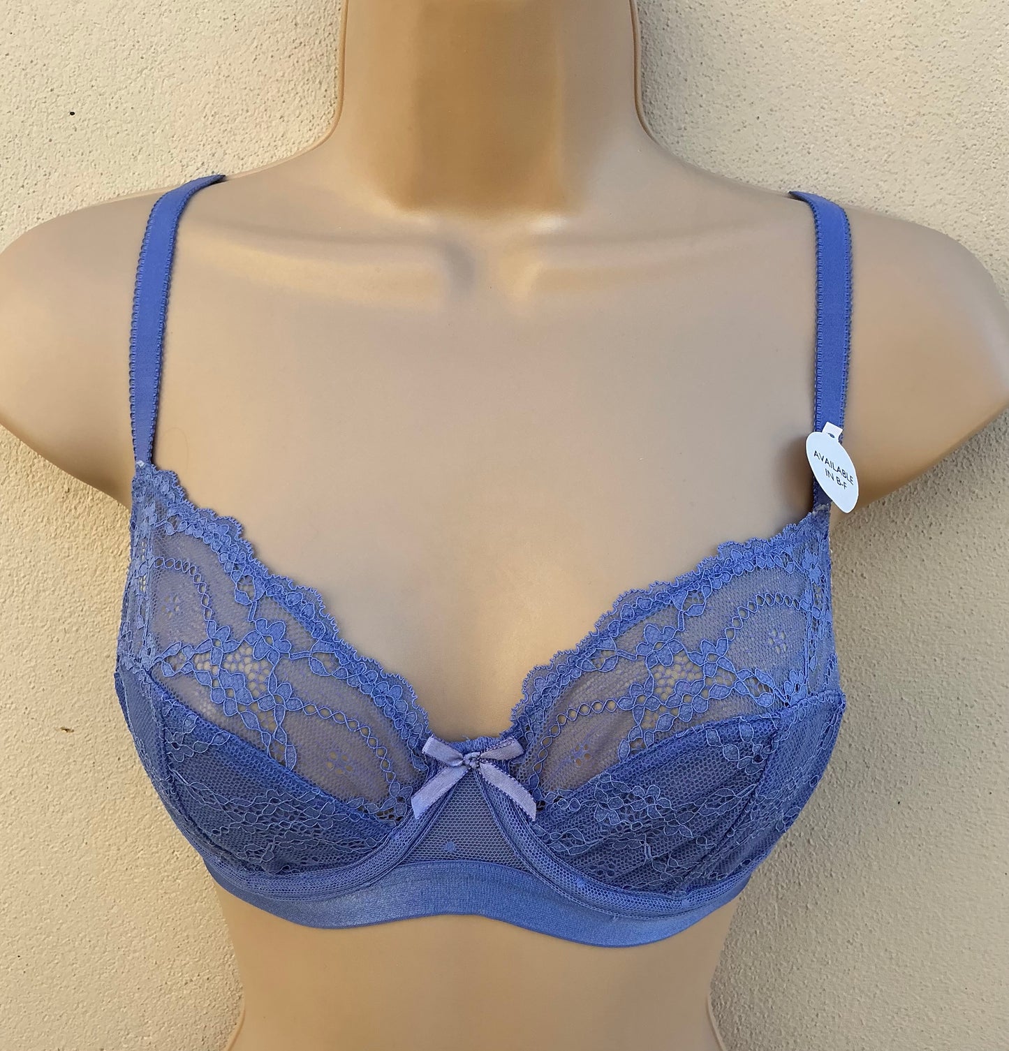 ‘Reece’ lace, non padded bra in lilac