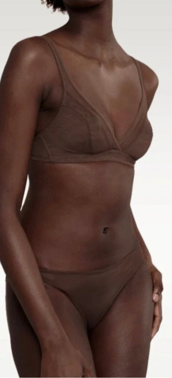 Mesh wireless bra in Berry