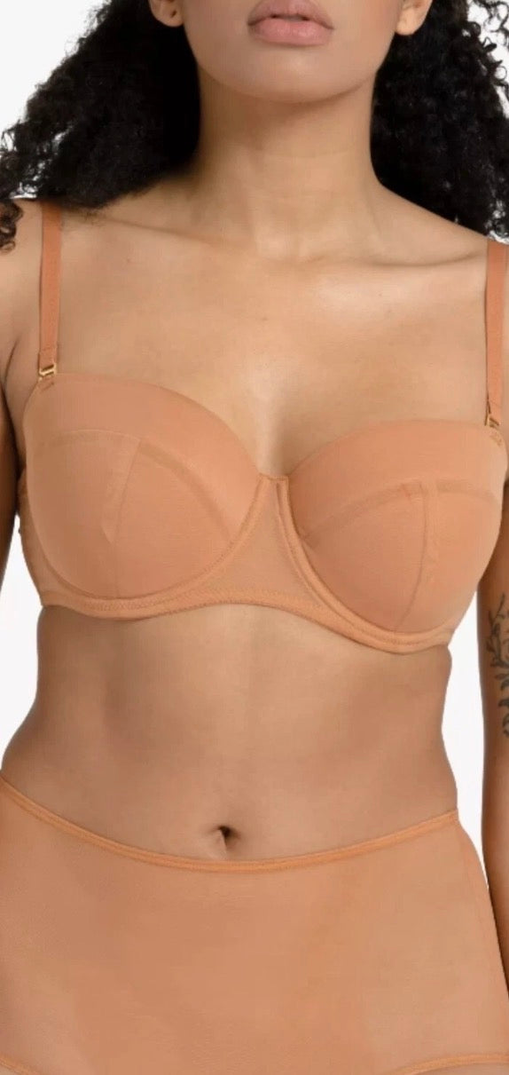 Strapless and multi way bra in cafe au lait