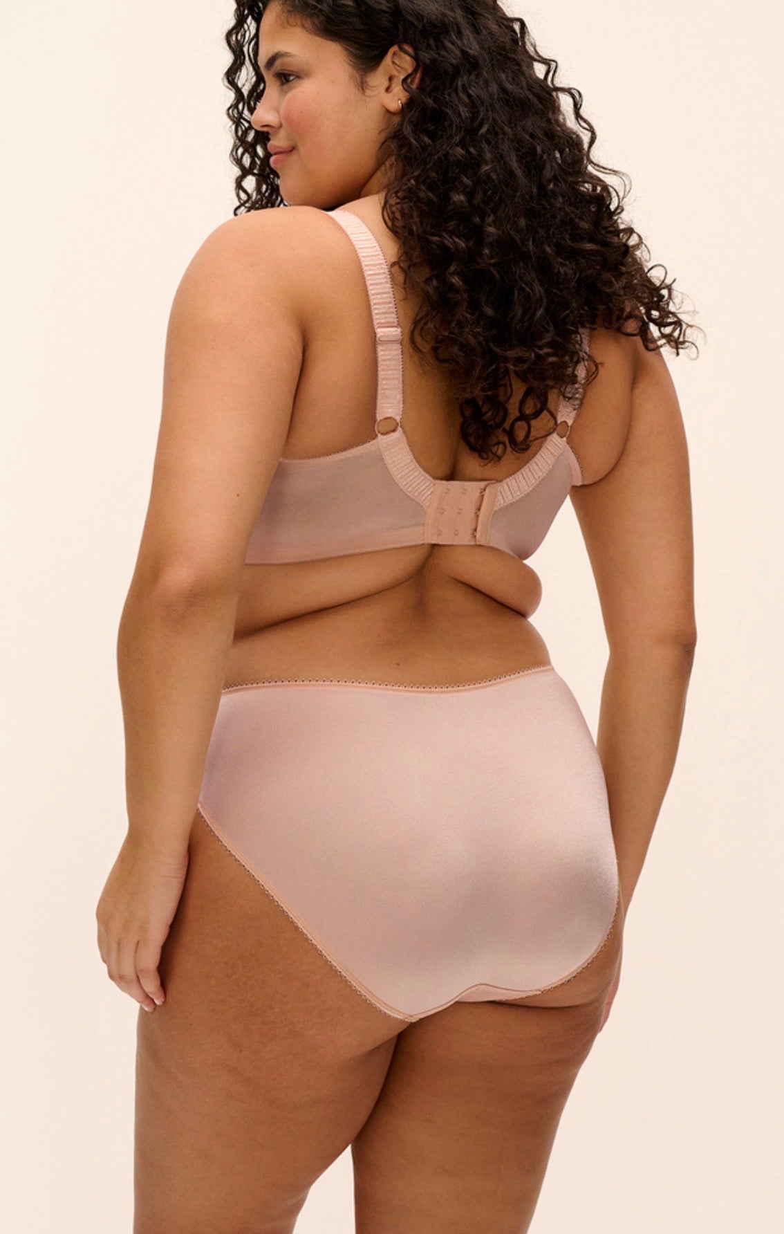 ‘Cate’ full cup, banded bra in latte