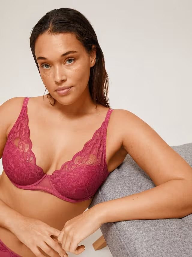 ‘Wren’ high apex, padded plunge bra in mauve pink, full support