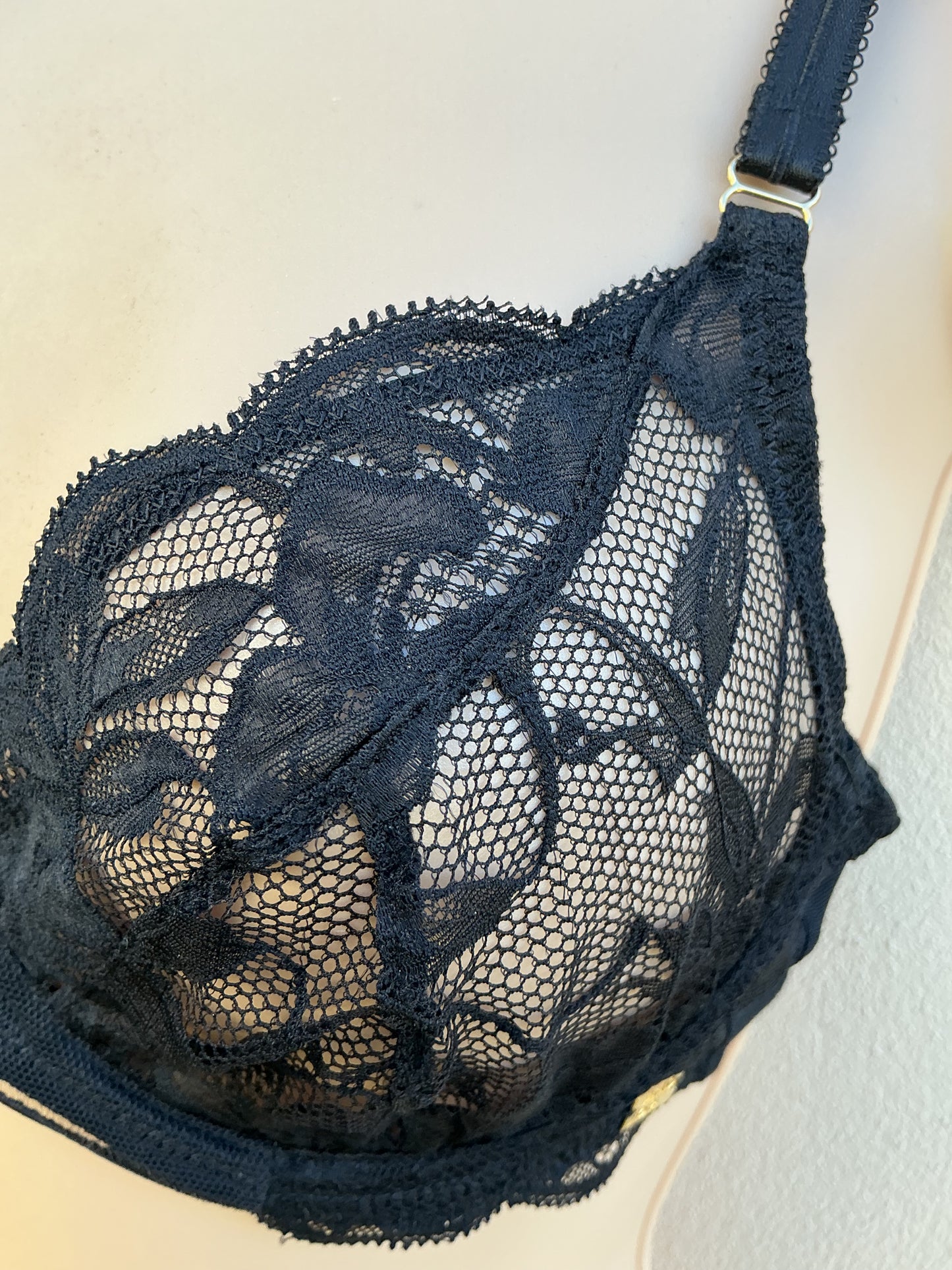 ‘Wren’ non padded balcony bra in black