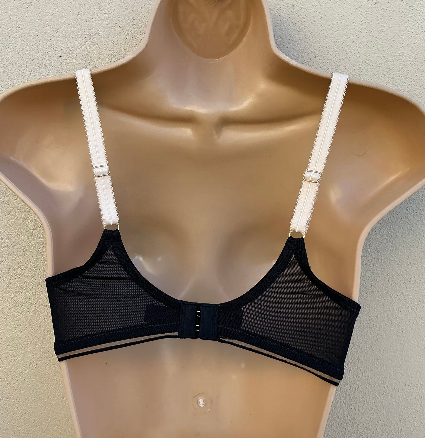 ‘Wren’ non padded balcony bra in black, full support