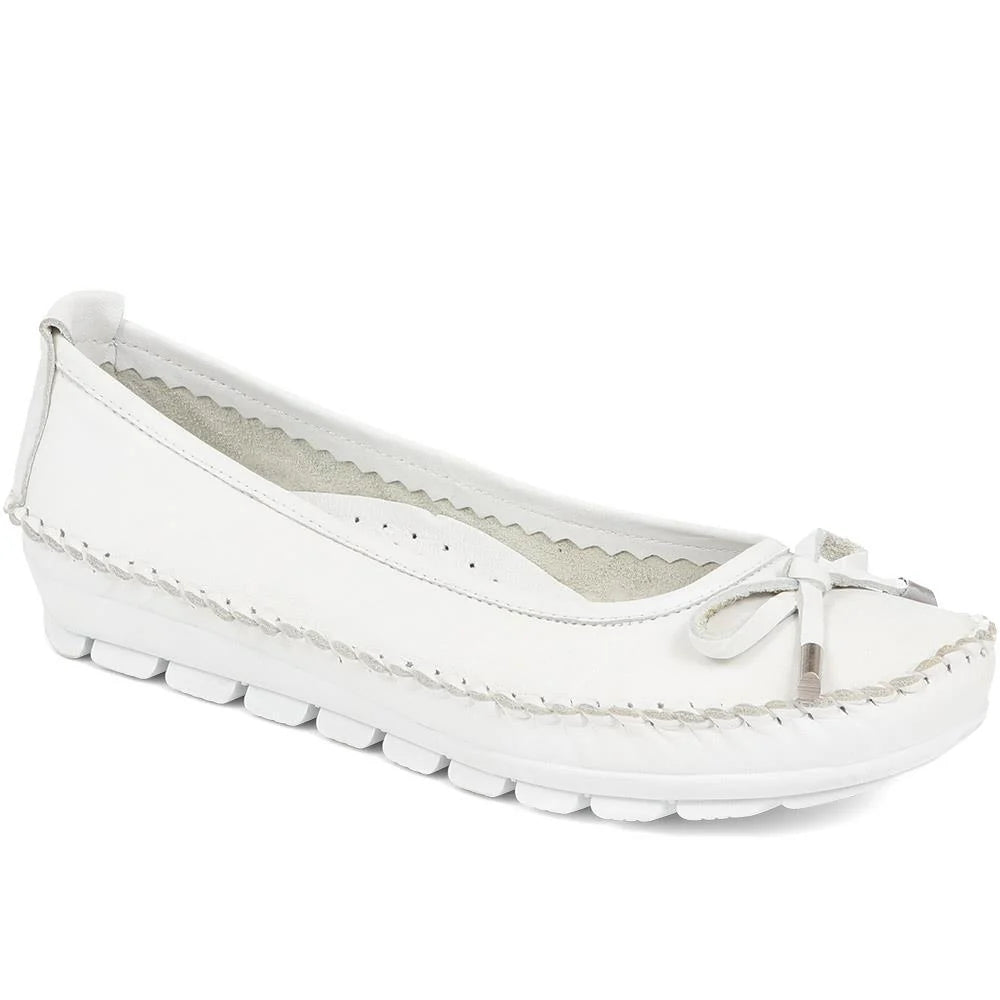 PAVERS leather ballet pumps in white size 5 (38)