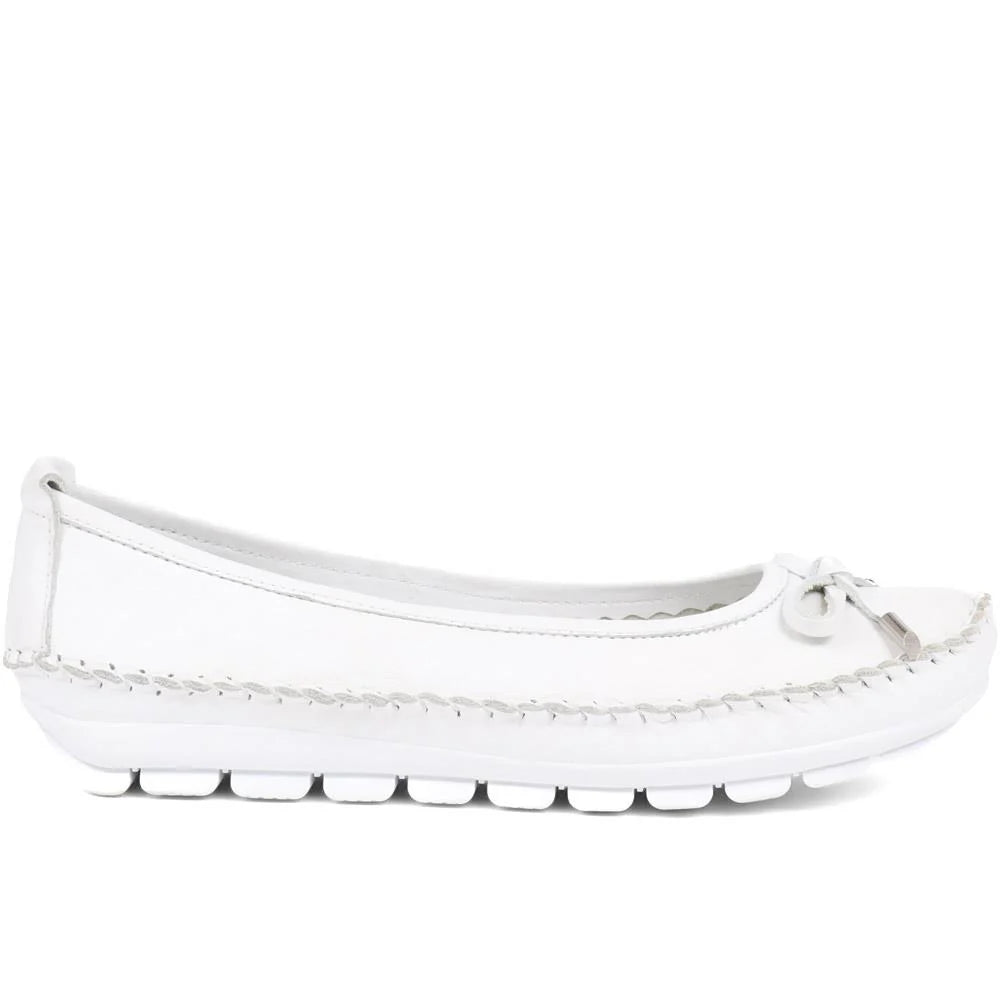 PAVERS leather ballet pumps in white size 5 (38)