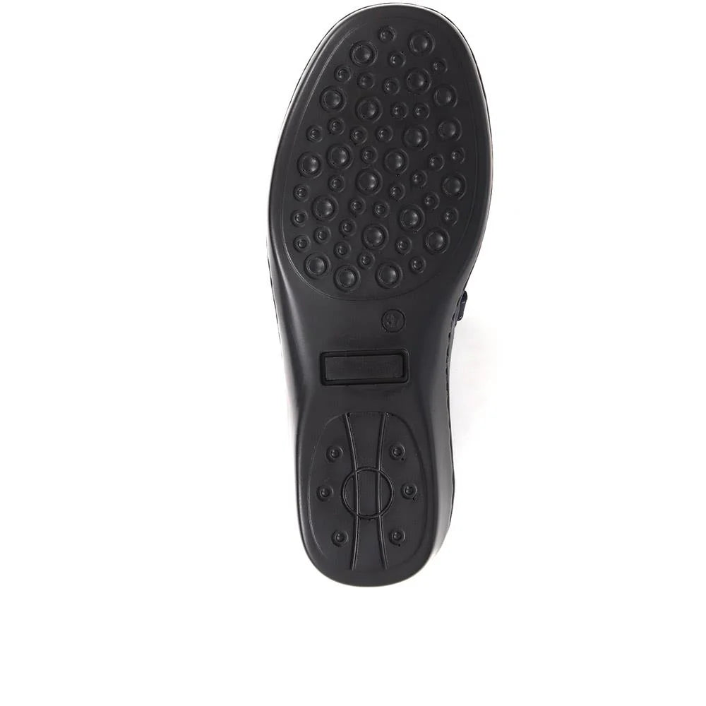 PAVERS touch-fasten Mary Jane’s in navy leather size 4 (37)