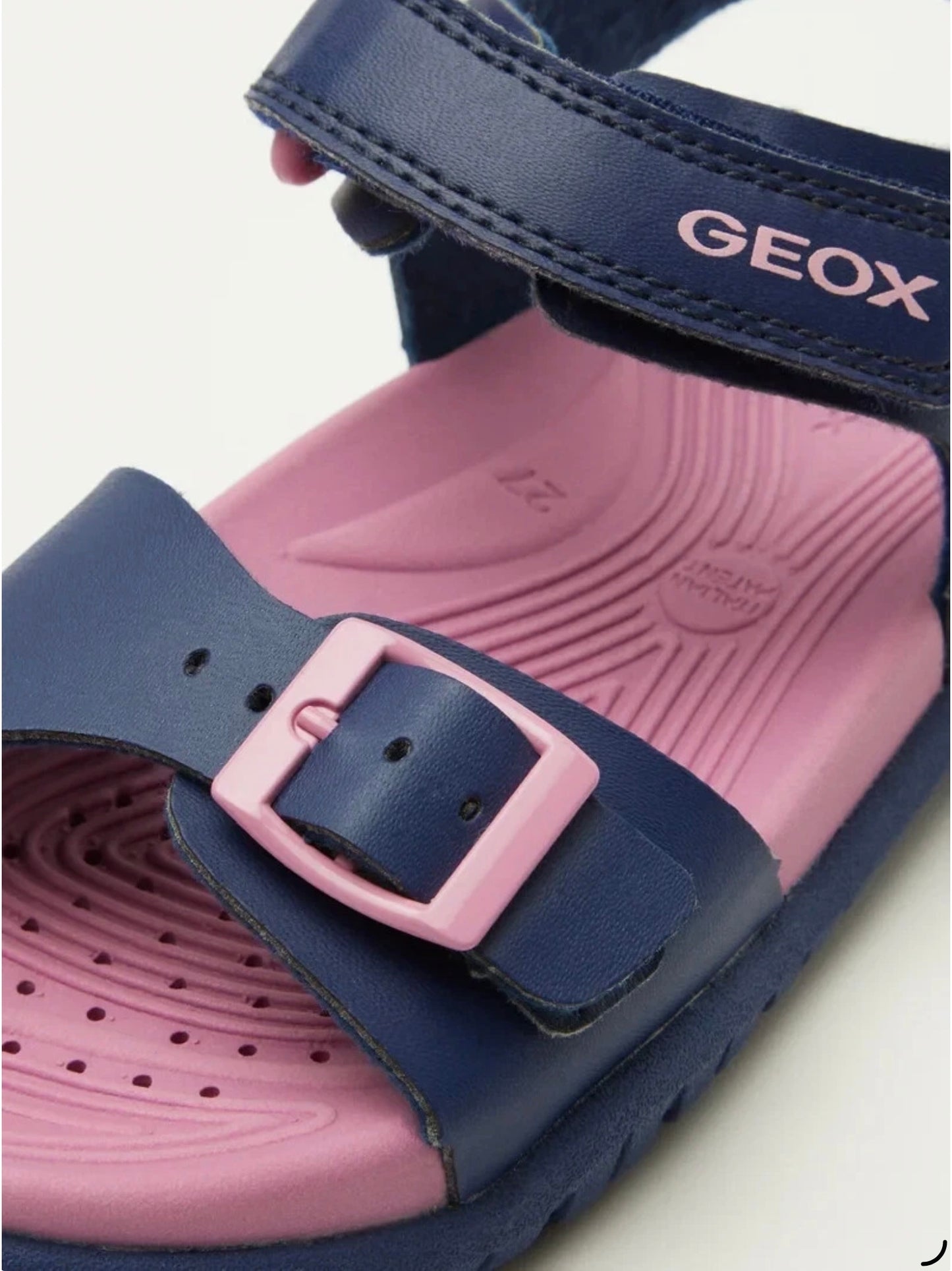 GEOX Fusbetto water friendly sandal in navy/pink size 5 (38)