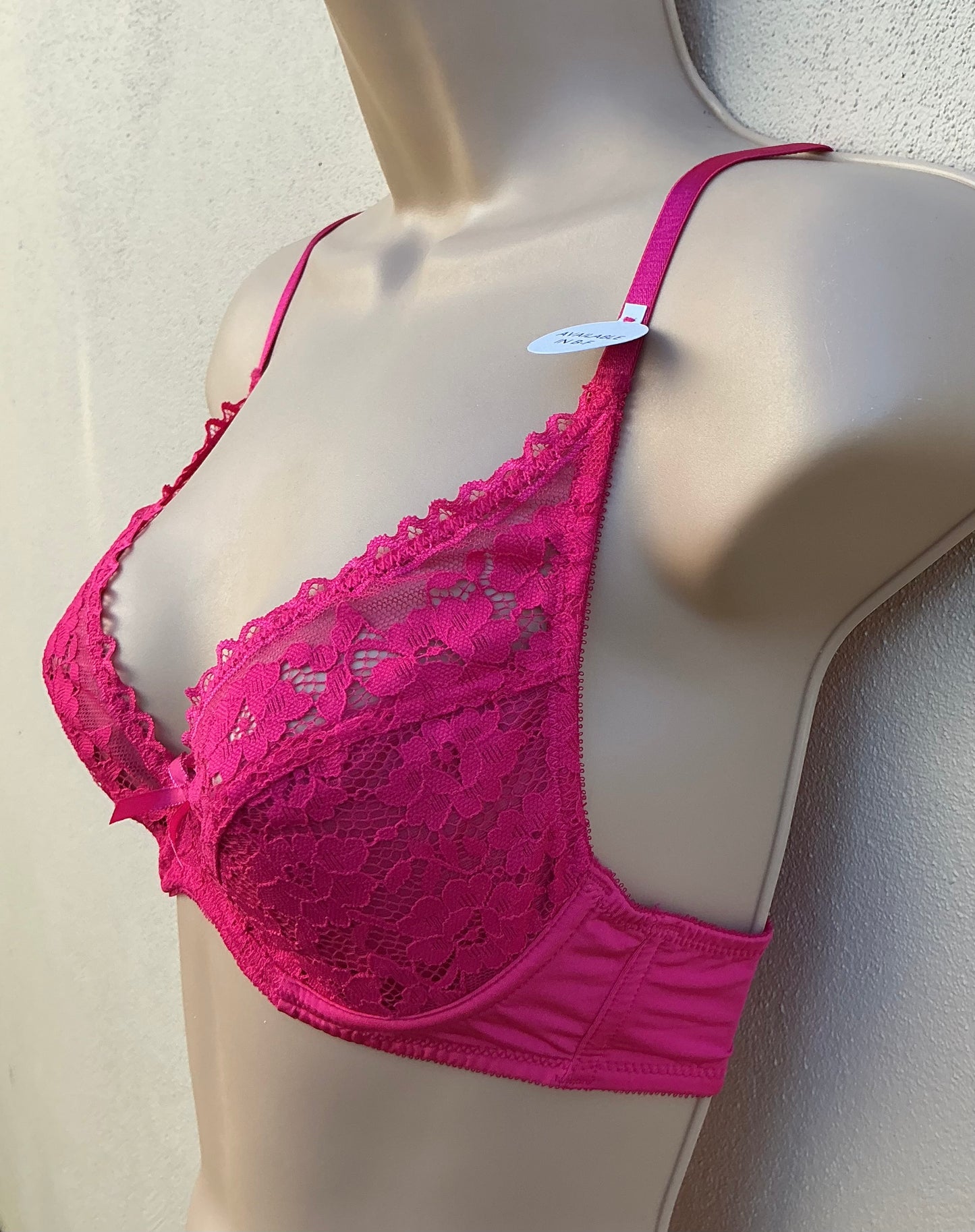 ‘Caroe’ high apex, non padded bra in fuschia