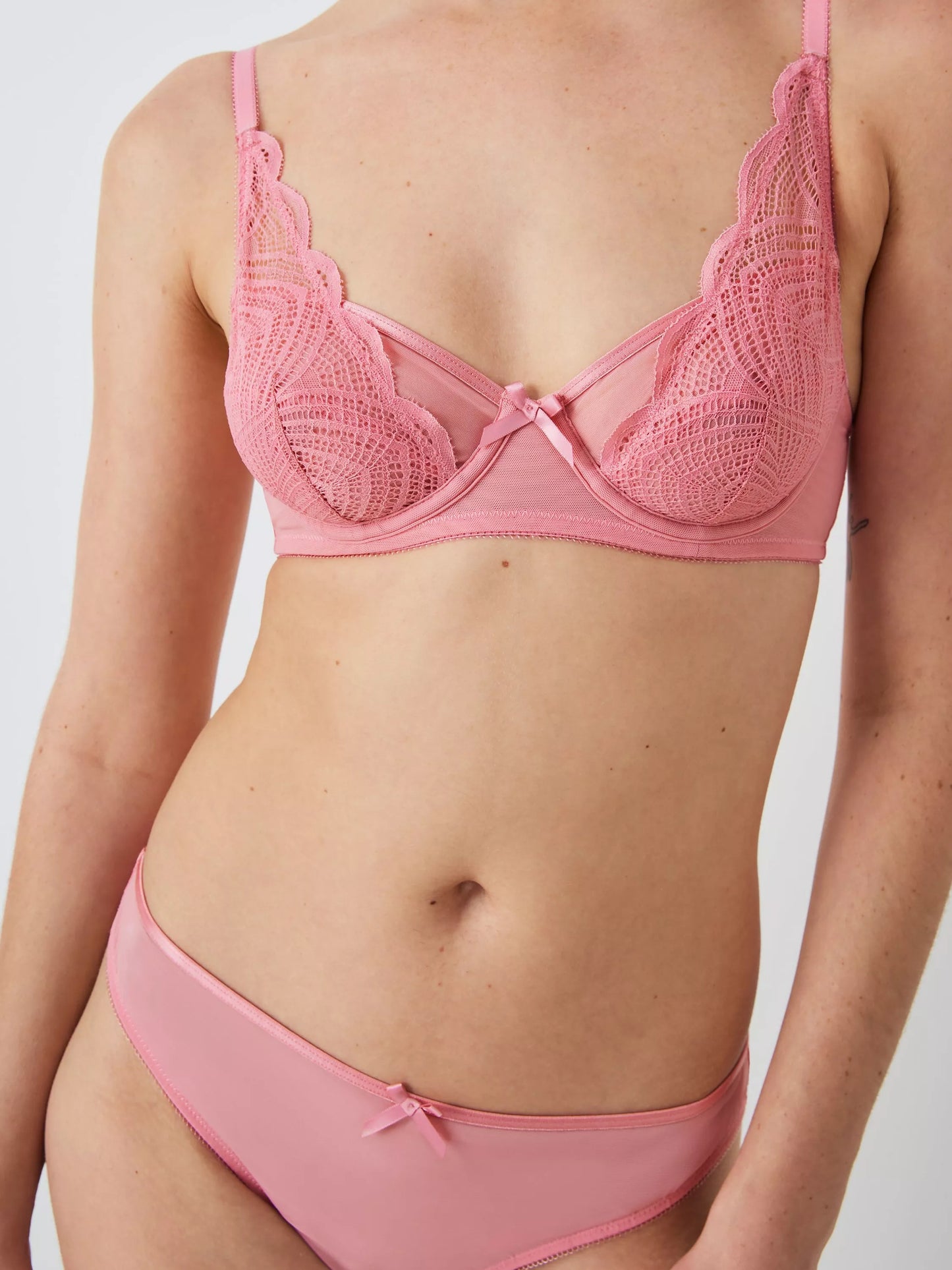‘Mabel’ high apex, non padded plunge bra in rose