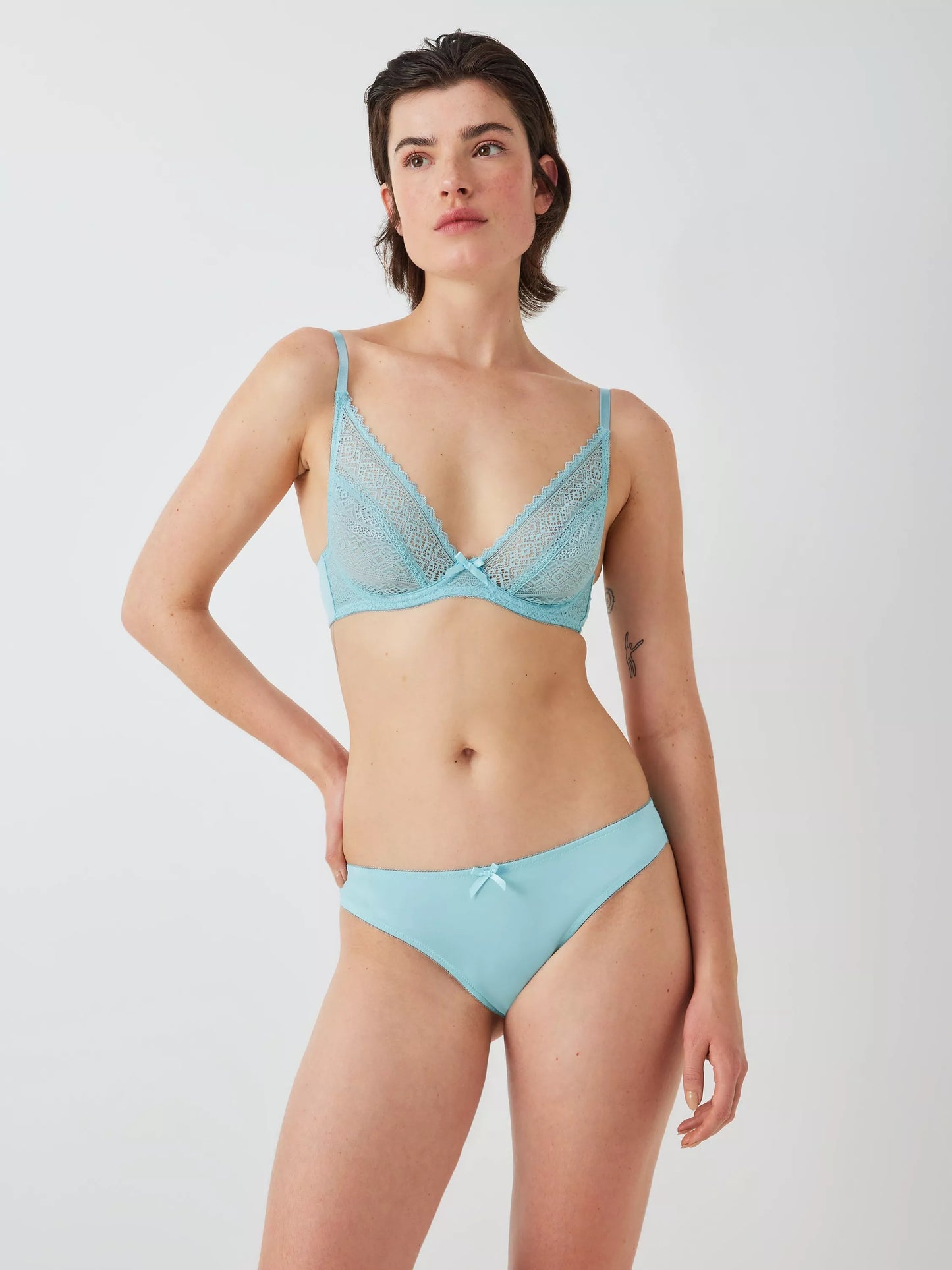 ‘Felicity’ high apex, non padded, lace plunge bra in soft aqua