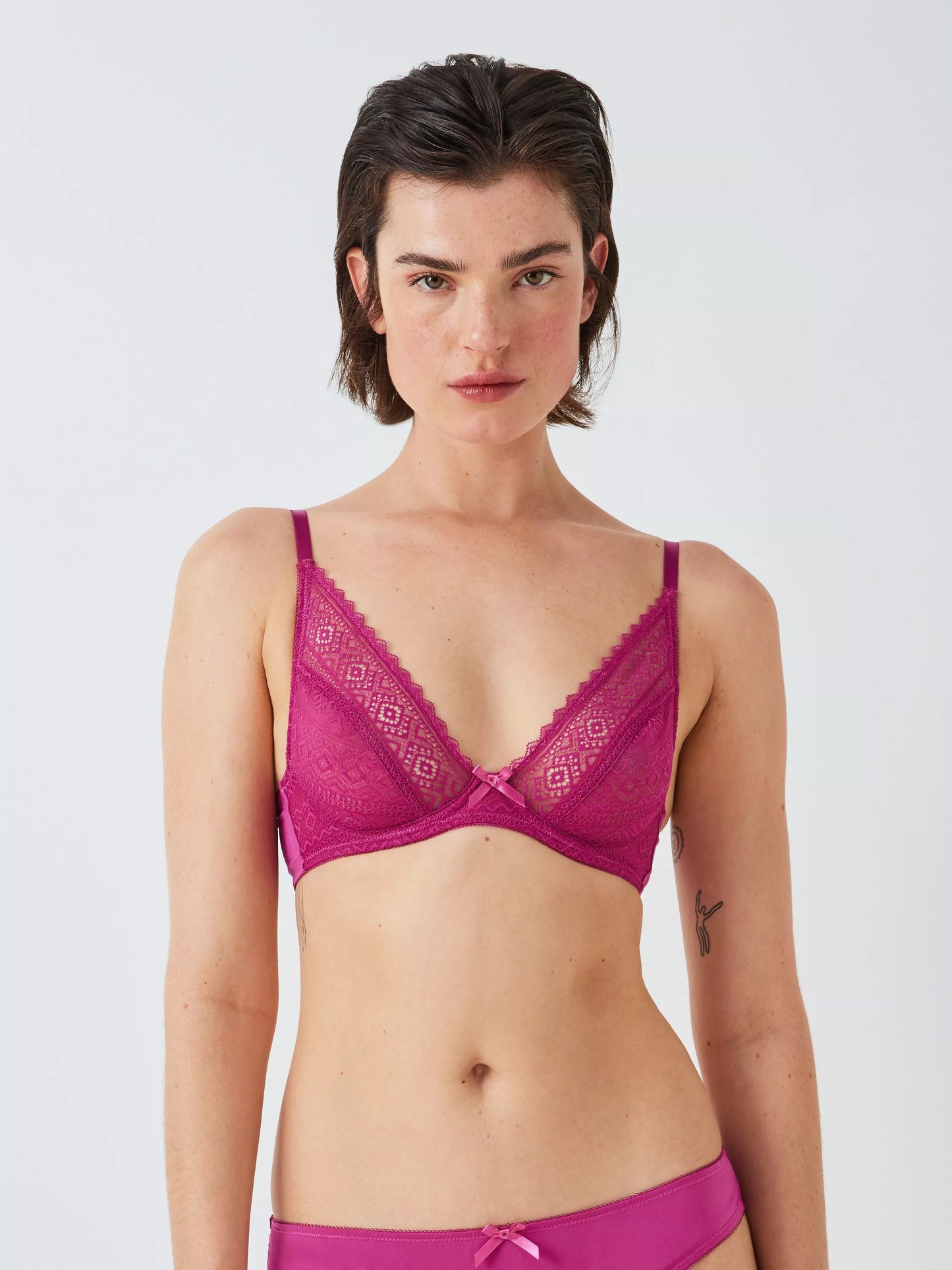 ‘Felicity’ high apex, non padded, lace plunge bra in Fuchsia