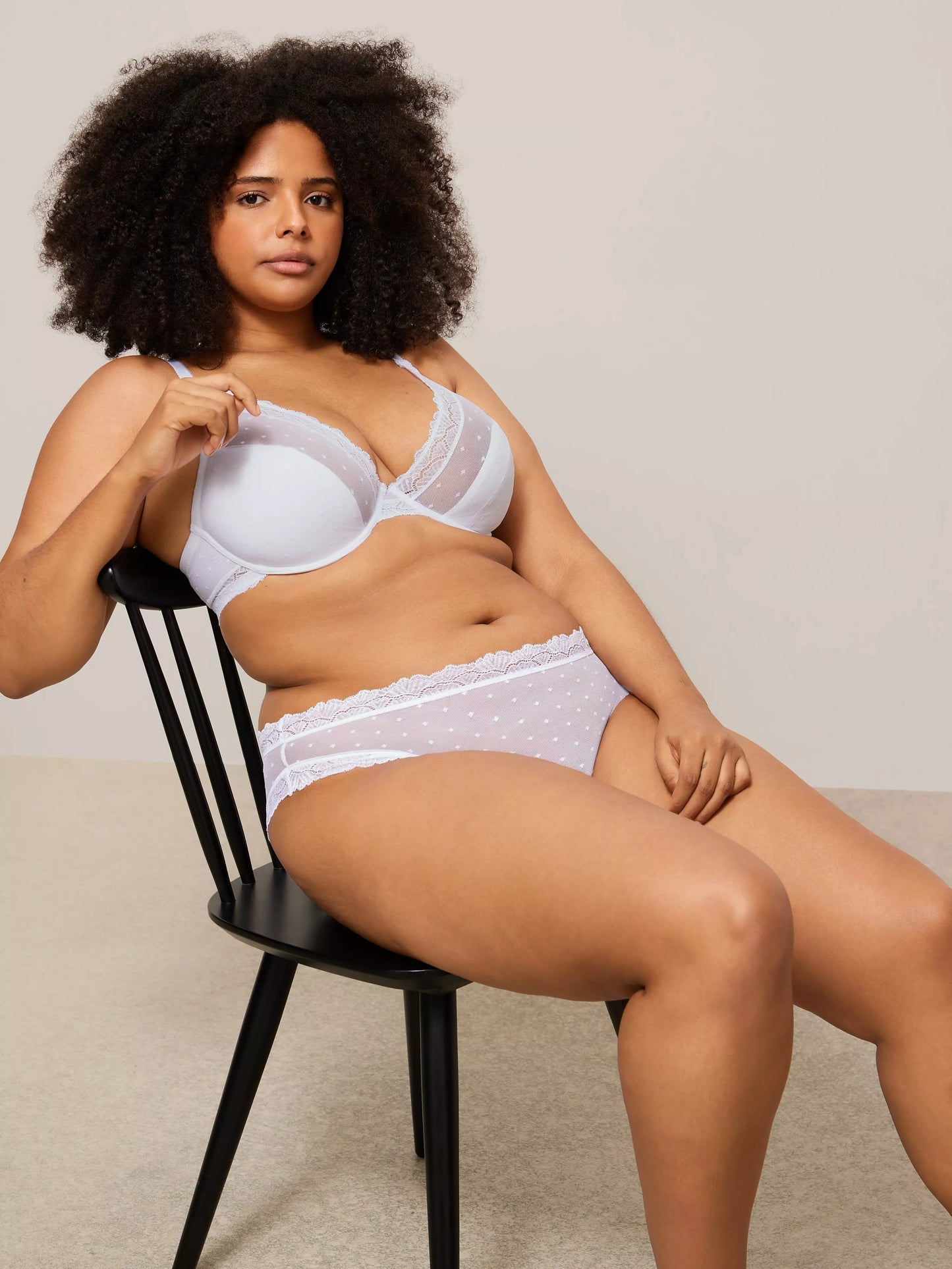 ‘Teagan’ high apex, lightly padded, full support bra in white