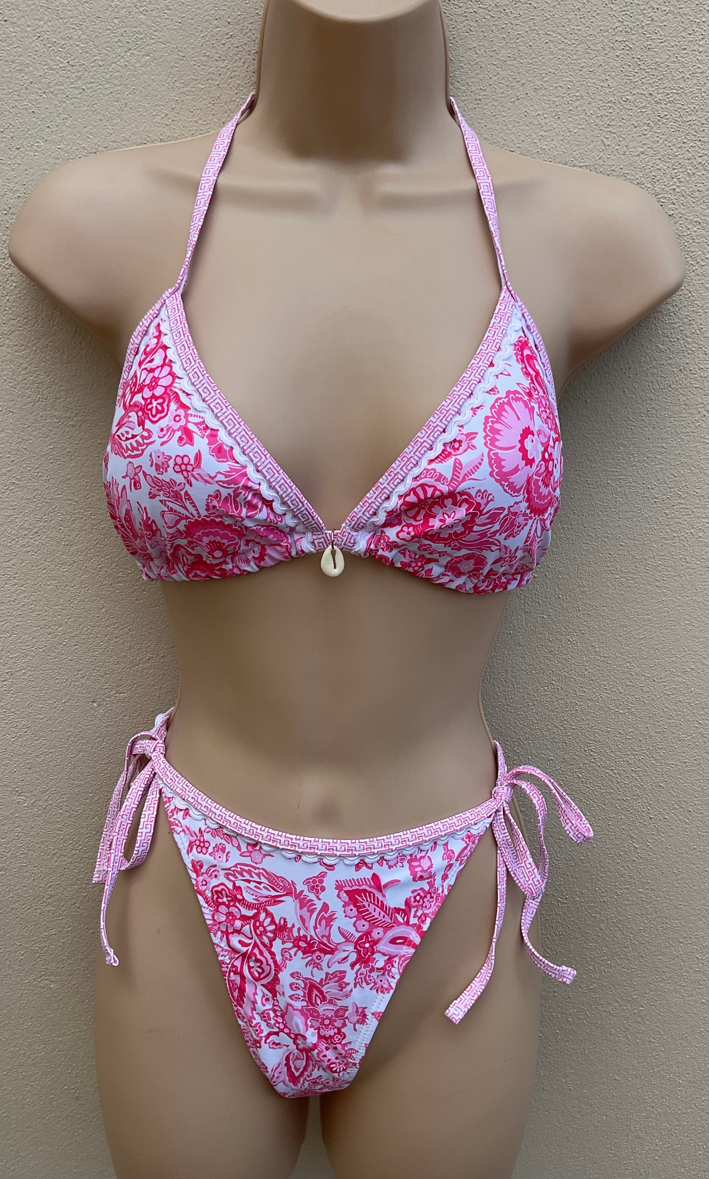 Orient bikini with shell detail in pink size XL (14)